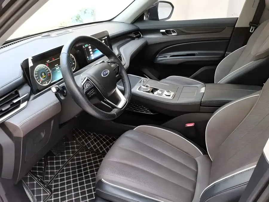 FORD EQUATOR PREMIUM 7-SEATER (2/2/3 SEATS) 2023