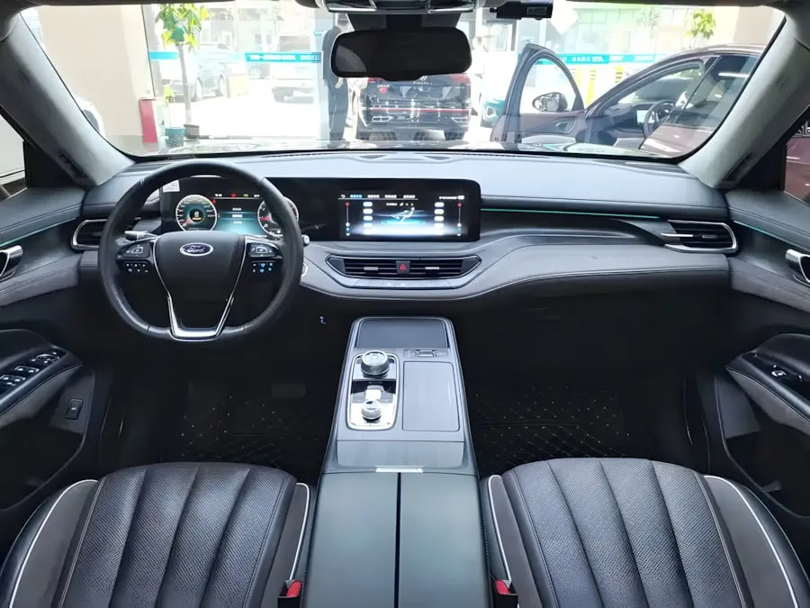 FORD EQUATOR PREMIUM 7-SEATER (2/2/3 SEATS) 2023