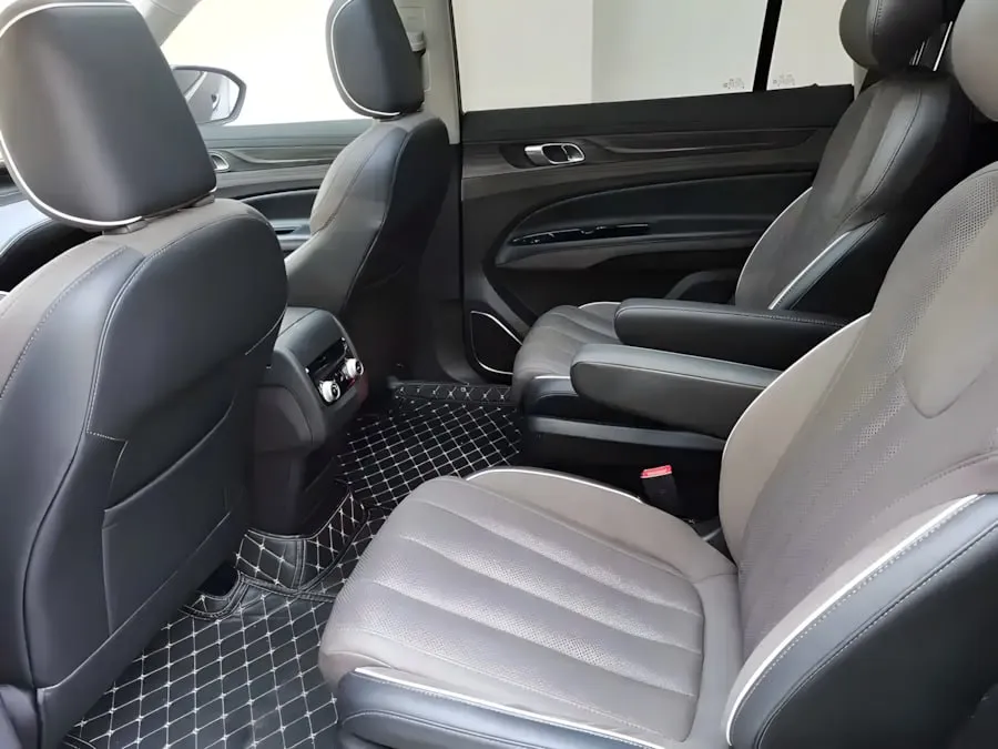 FORD EQUATOR PREMIUM 7-SEATER (2/2/3 SEATS) 2023
