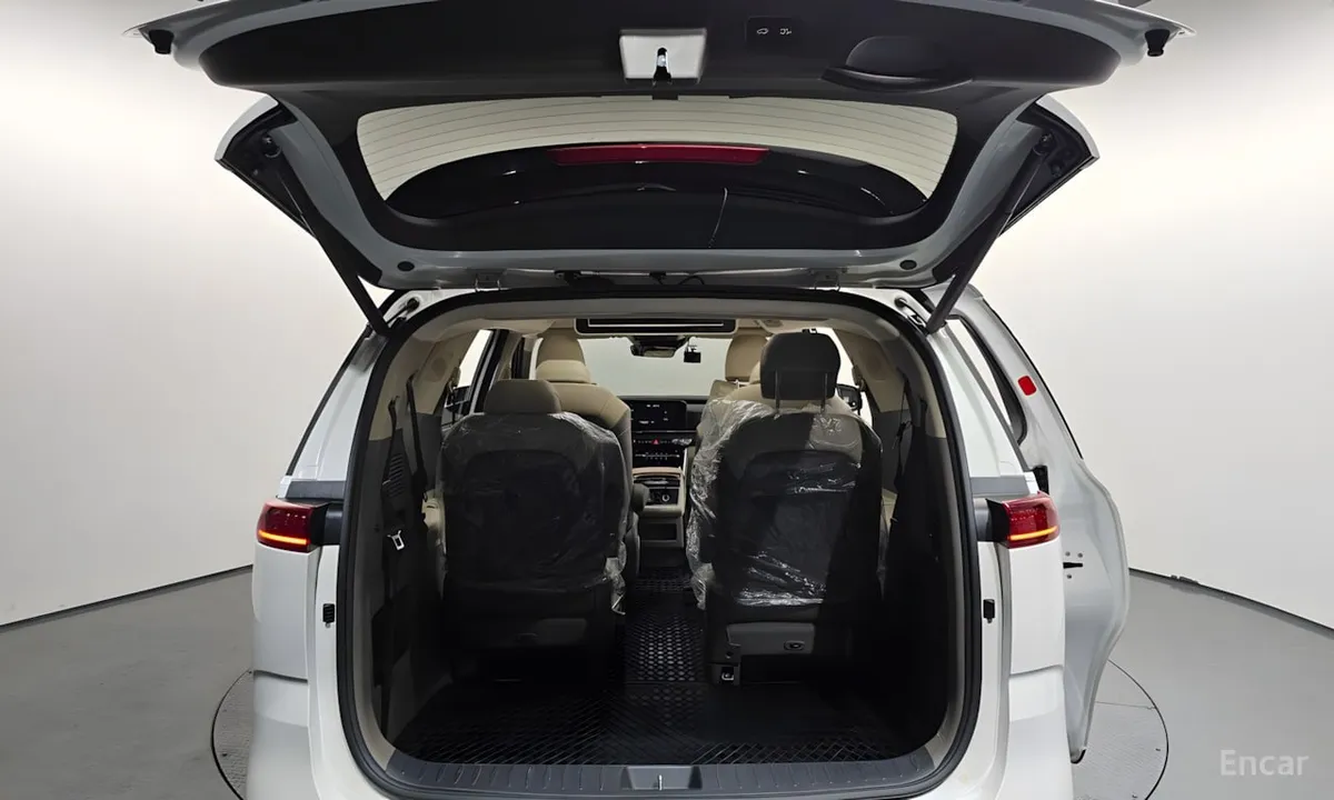 KIA CARNIVAL HIGH LIMOUSINE (СПЕЦИАЛЬНАЯ СЕРИЯ С ВЫСОКОЙ КРЫШЕЙ И VIP-ОСНАЩЕНИЕМ) 2021