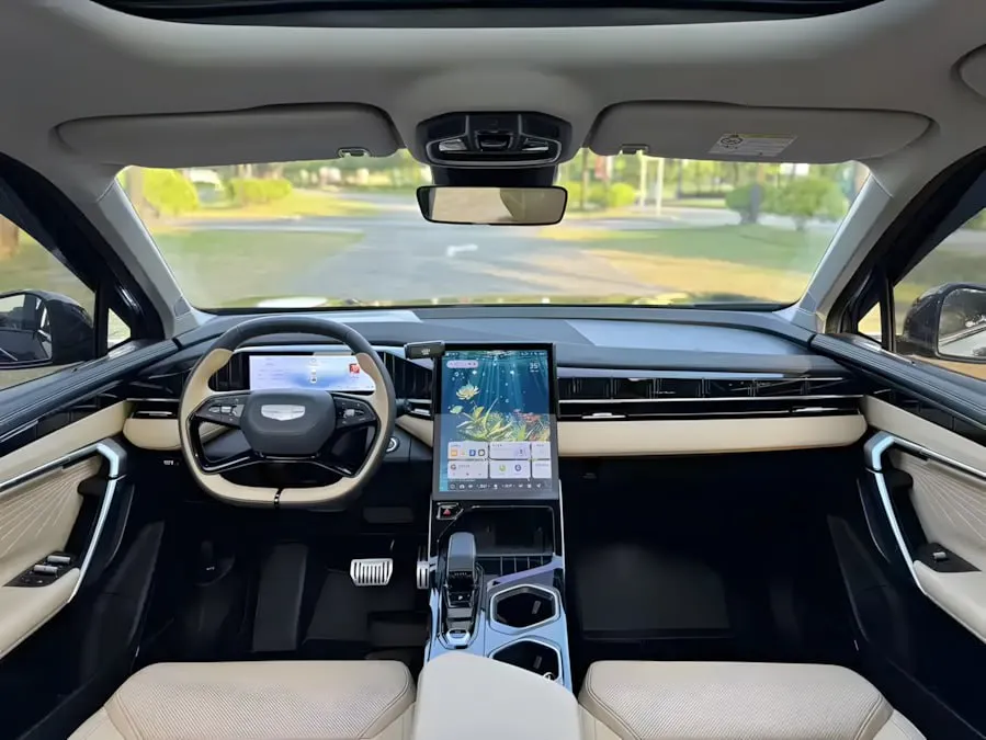 GEELY BOYUE L PREMIUM EDITION (СБАЛАНСИРОВАННОЕ ТЕХНОЛОГИЧНОЕ ИСПОЛНЕНИЕ) 2022