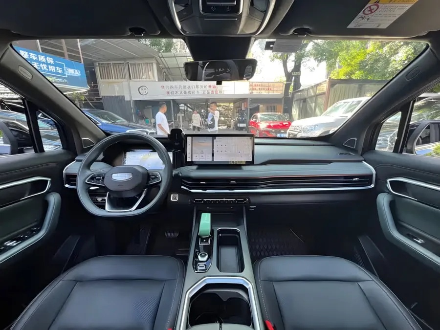 GEELY HAOYUE L PREMIUM EDITION (СБАЛАНСИРОВАННОЕ И ПРАКТИЧНОЕ ИСПОЛНЕНИЕ) 2023
