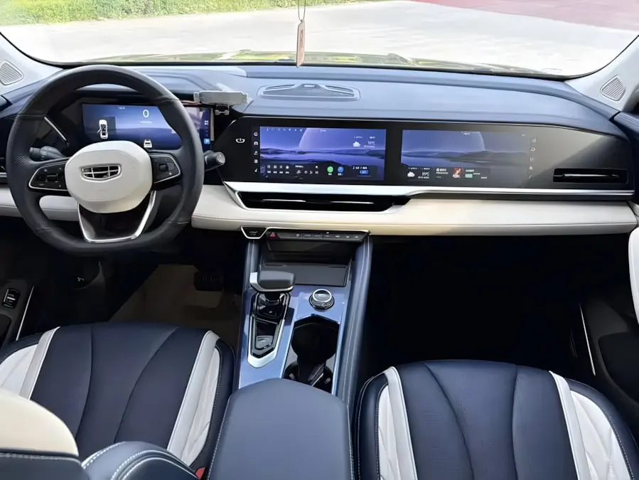 GEELY MONJARO THOR HI F HYBRID SUPER XUN 2022