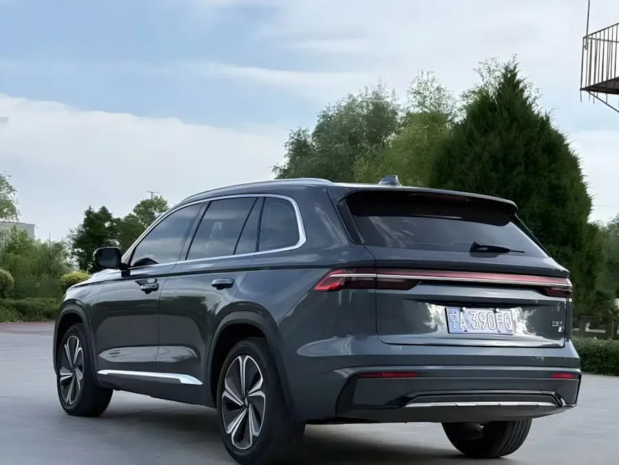 GEELY MONJARO THOR HI F HYBRID SUPER XUN 2022