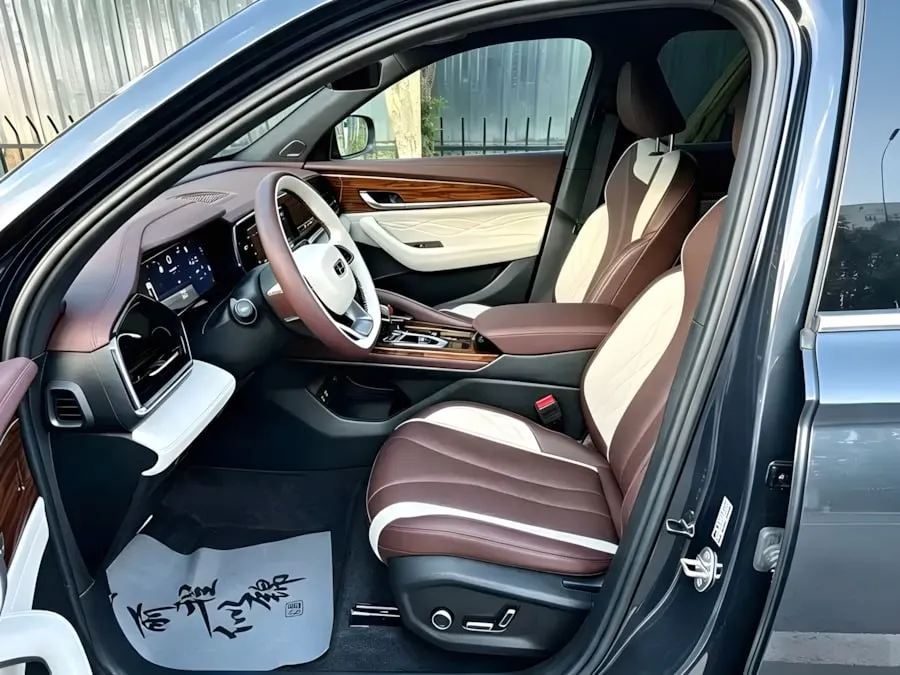 GEELY MONJARO SKY EDITION (БОГАТОЕ ОСНАЩЕНИЕ) 2023