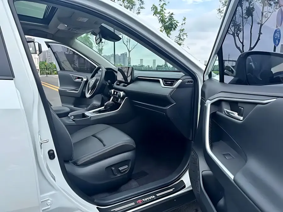 TOYOTA RAV4 20TH ANNIVERSARY PLATINUM EDITION 2023