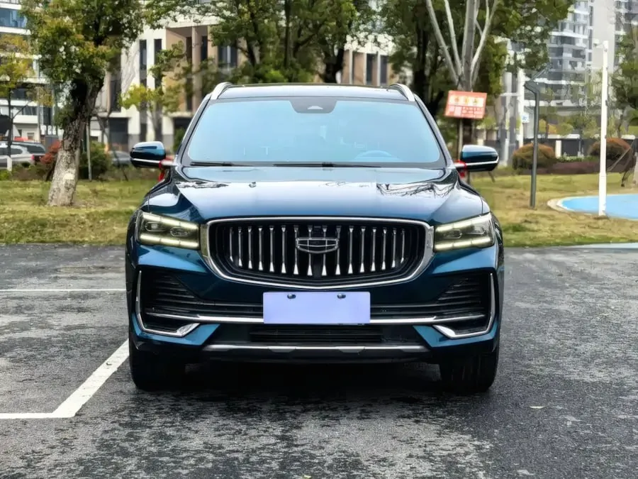 GEELY MONJARO SMART EDITION (МАКСИМАЛЬНЫЙ НАБОР ДОРОЖНЫХ АССИСТЕНТОВ И ПРЕМИУМ-ОПЦИЙ) 2022