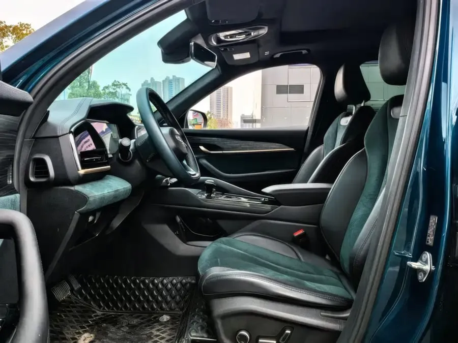 GEELY MONJARO SMART EDITION (МАКСИМАЛЬНЫЙ НАБОР ДОРОЖНЫХ АССИСТЕНТОВ И ПРЕМИУМ-ОПЦИЙ) 2022