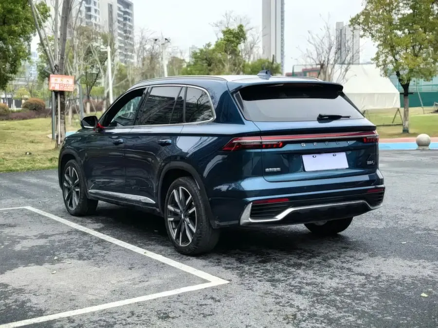 GEELY MONJARO SMART EDITION (МАКСИМАЛЬНЫЙ НАБОР ДОРОЖНЫХ АССИСТЕНТОВ И ПРЕМИУМ-ОПЦИЙ) 2022