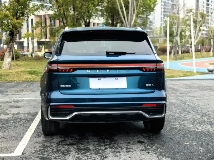 GEELY MONJARO SMART EDITION (МАКСИМАЛЬНЫЙ НАБОР ДОРОЖНЫХ АССИСТЕНТОВ И ПРЕМИУМ-ОПЦИЙ) 2022