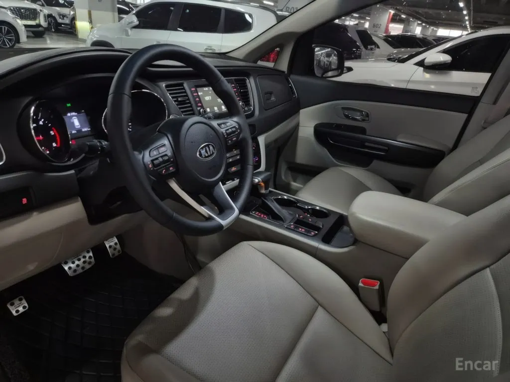 KIA CARNIVAL 9-МЕСТНАЯ ВЕРСИЯ БОГАТОЕ ОСНАЩЕНИЕ 2019