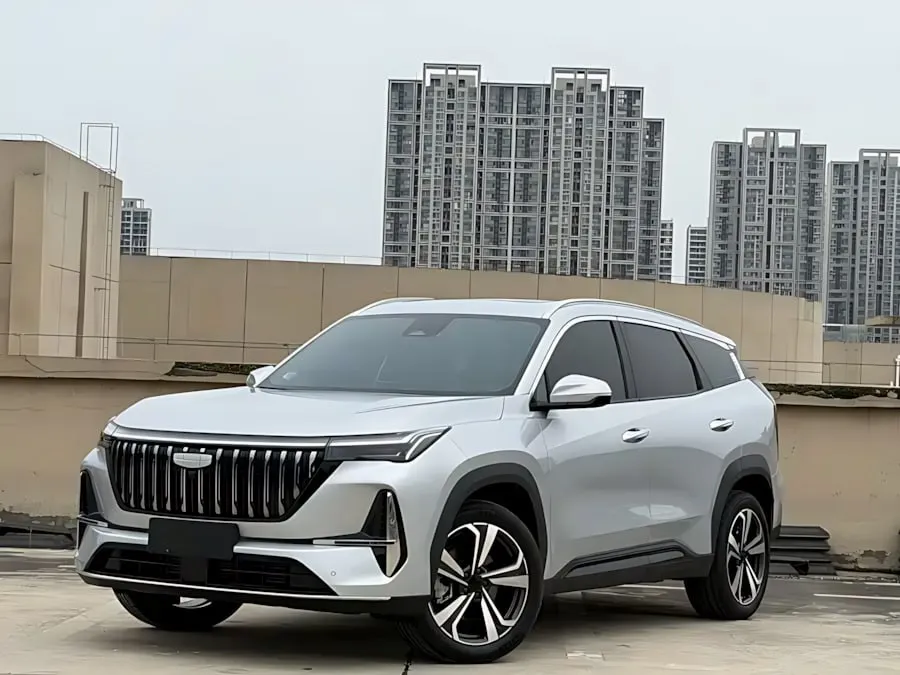 GEELY BOYUE L 1.5TD DCT SHANHE (SMART EDITION С РАСШИРЕННЫМ ПАКЕТОМ АССИСТЕНТОВ) 2025