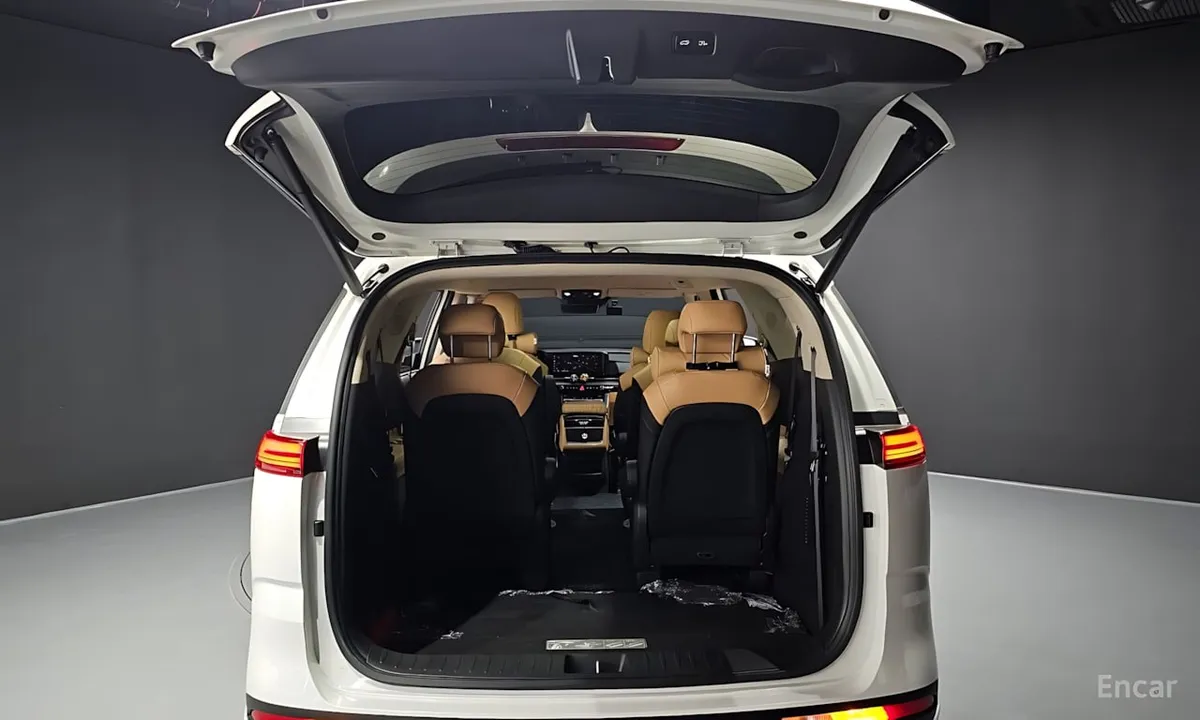 KIA CARNIVAL NOBLESSE 2023