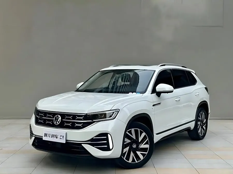 VOLKSWAGEN TAYRON R-LINE HIGH-PERFORMANCE EDITION (БОГАТЫЙ ПРЕДТОП) 2023