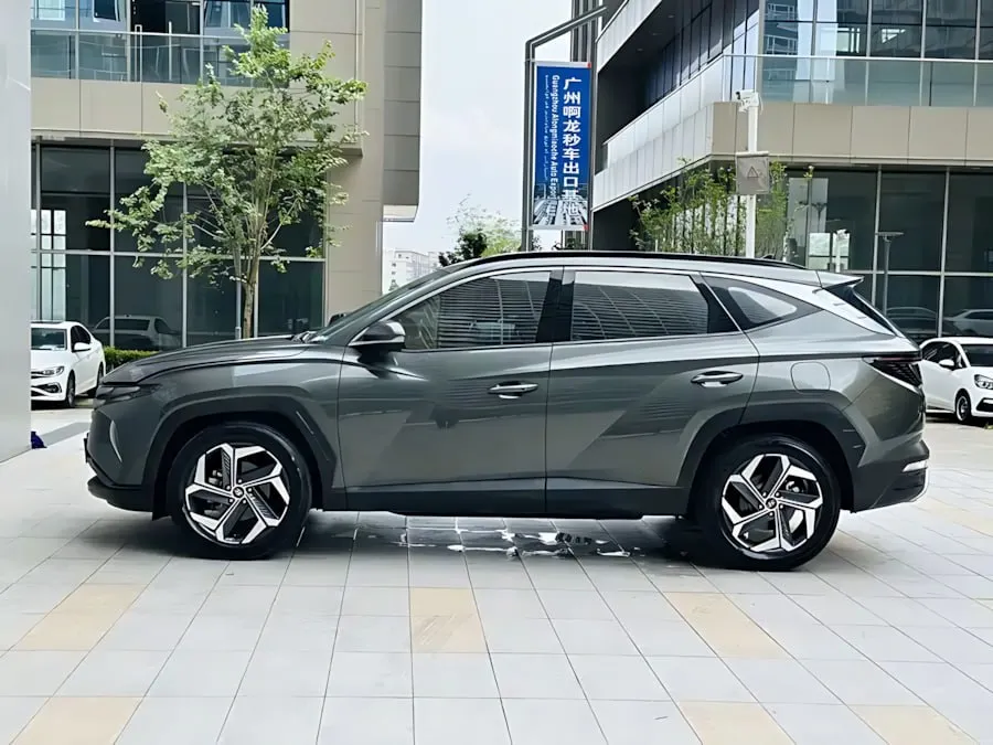 HYUNDAI TUCSON 1.5T DCT LUX PREMIUM EDITION (УДЛИНЕННАЯ БАЗА) 2022