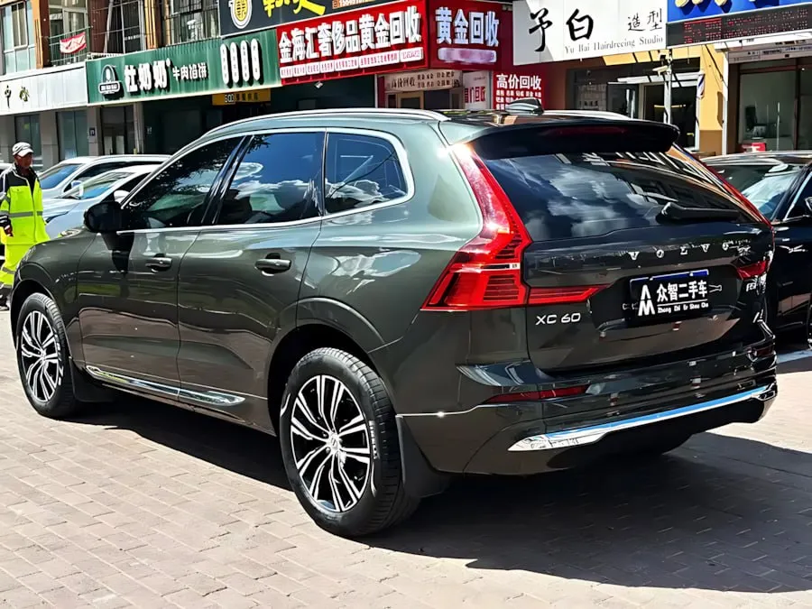 VOLVO XC60 B5 AWD INSCRIPTION LUXURY EDITION (МАКСИМАЛЬНАЯ ДЛЯ ЭТОГО МОТОРА) 2022