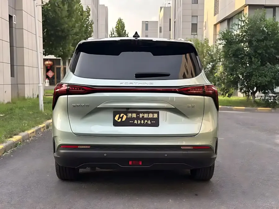 DONGFENG FORTHING YACHT 1.5T DCT WAVE CHASER EDITION (НА МАКСИМАЛЬНОМ ЗАВОДСКОМ ДООСНАЩЕНИИ) 2023