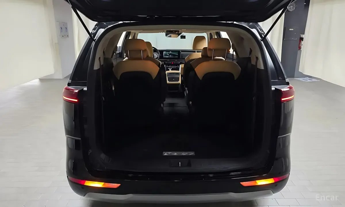 KIA CARNIVAL 2.2D AT 9-SEATER PRESTIGE (С ПАКЕТАМИ POWER DOORS STYLE NAV 12.3) 2022