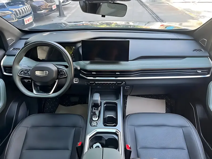 GEELY HAOYUE L 2.0T 7DCT PREMIUM EDITION (7 МЕСТ) 2023