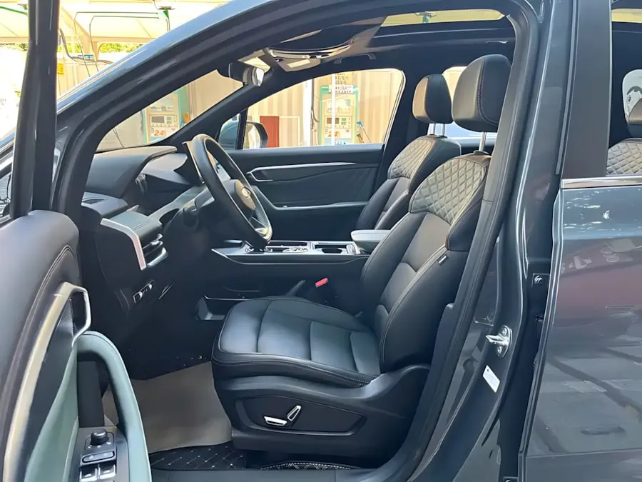 GEELY HAOYUE L 2.0T 7DCT PREMIUM EDITION (7 МЕСТ) 2023