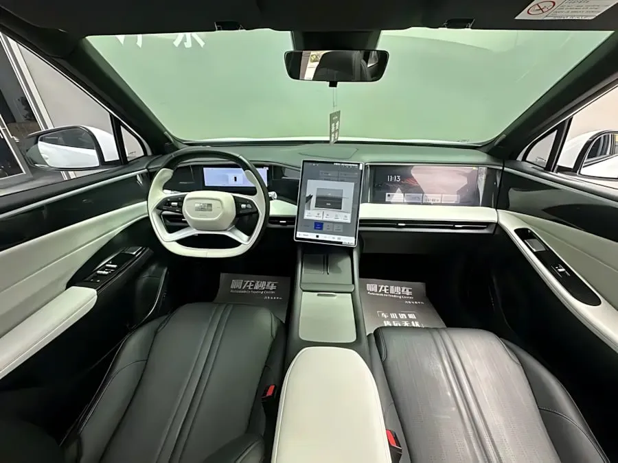 GEELY GALAXY L7 115KM MAX 2024