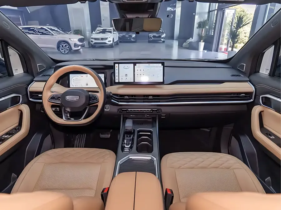 GEELY HAOYUE L 2.0T 7DCT FLAGSHIP EDITION (МАКСИМАЛЬНАЯ 7 МЕСТ) 2023