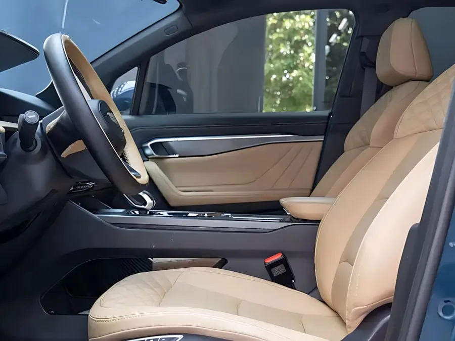 GEELY HAOYUE L 2.0T 7DCT FLAGSHIP EDITION (МАКСИМАЛЬНАЯ 7 МЕСТ) 2023