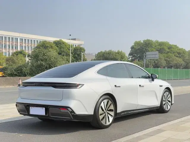 GEELY GALAXY E8 2024