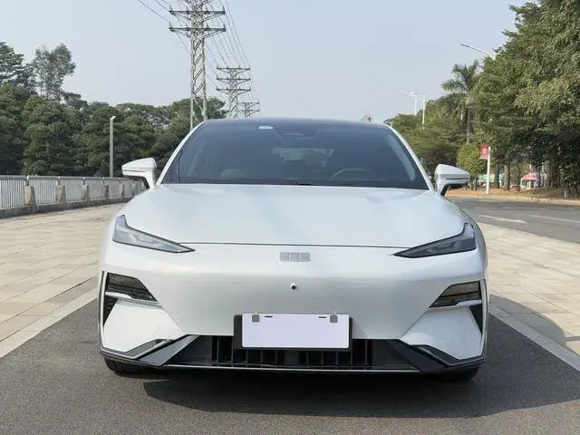 GEELY GALAXY E8 2024