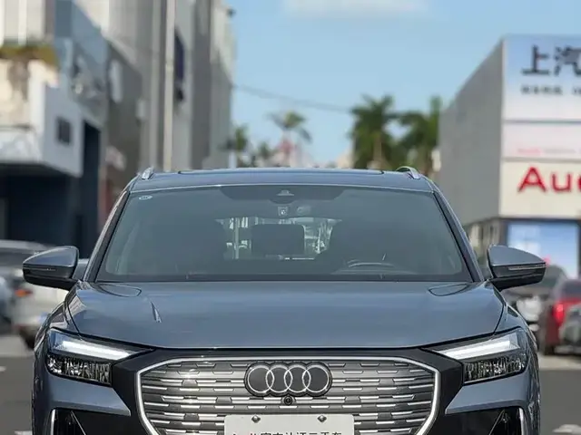 AUDI Q4 2024