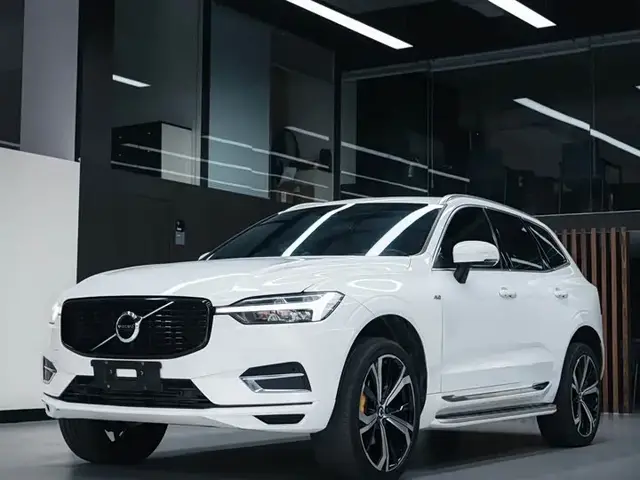 VOLVO XC60 T5 4WD 2021