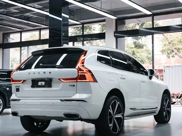 VOLVO XC60 T5 4WD 2021