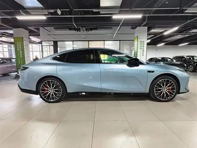 GEELY GALAXY E8 2025