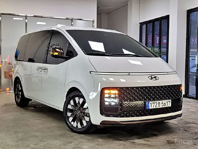 HYUNDAI STARIA LOUNGE 2023