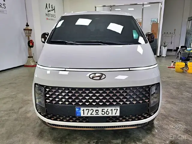 HYUNDAI STARIA LOUNGE 2023
