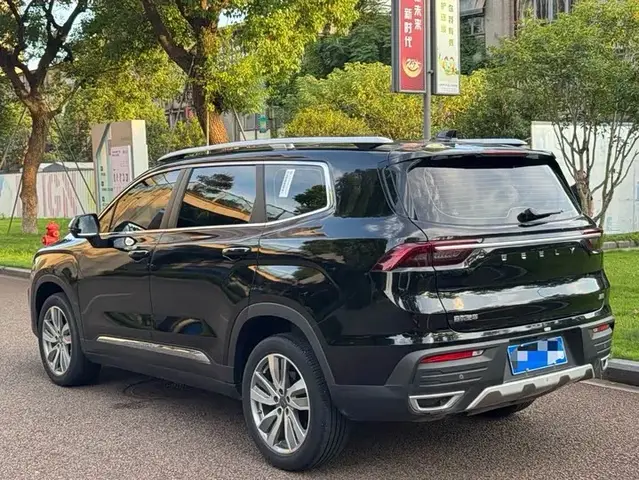 GEELY OKAVANGO 2022