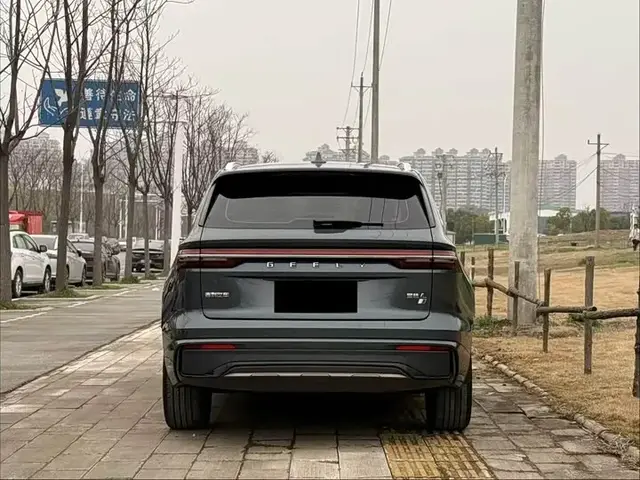 GEELY MONJARO 2022