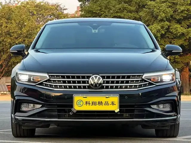 VOLKSWAGEN MAGOTAN 2023