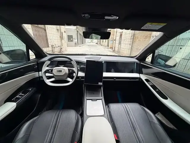 GEELY GALAXY L7 2024