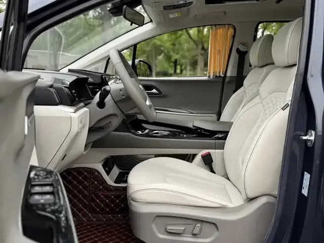 HYUNDAI CUSTO 270TGDI PREMIUM EDITION LUX 2022