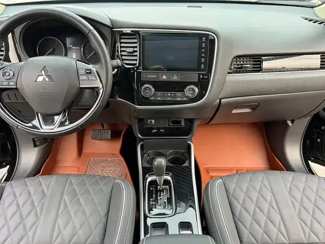 MITSUBISHI OUTLANDER 2.0L 2WD COMFORTLINE (5 МЕСТ) 2022