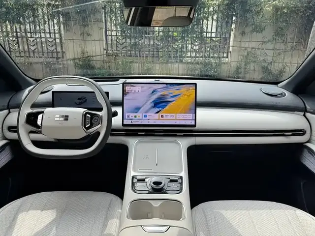 GEELY GALAXY STARSHIP 7 2025