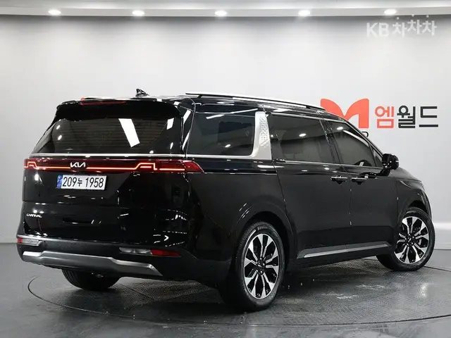 KIA CARNIVAL NOBLESSE 2022