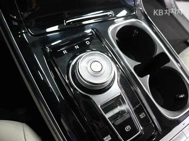 KIA CARNIVAL NOBLESSE 2022