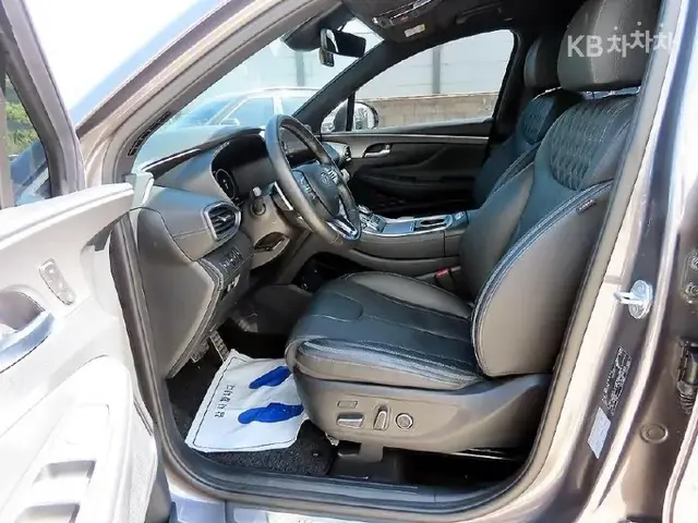 HYUNDAI SANTA FE 2.5T 2WD CALLIGRAPHY (МАКСИМАЛЬНАЯ ) 2023