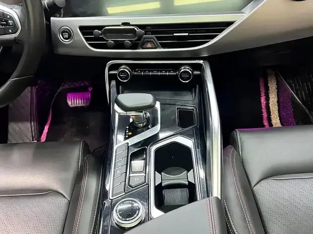 GEELY TUGELLA 2022
