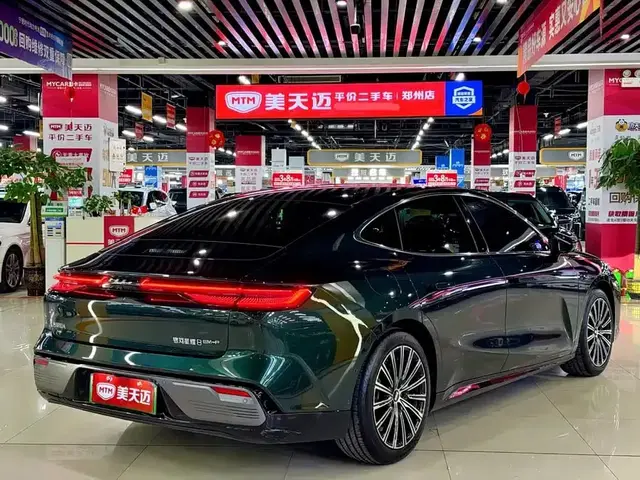 GEELY GALAXY STARSHIP 8 2025