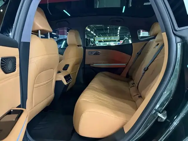 GEELY GALAXY STARSHIP 8 2025