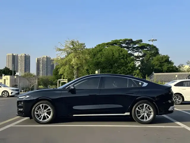 FORD MONDEO 2.0T ECOBOOST 245 LUXURY 2023