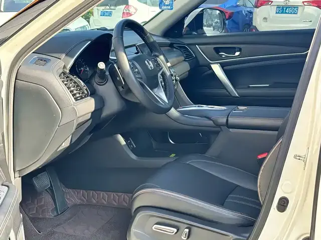 HONDA AVANCIER 370TURBO 4WD PREMIUM EDITION (TWO-TONE) 2022